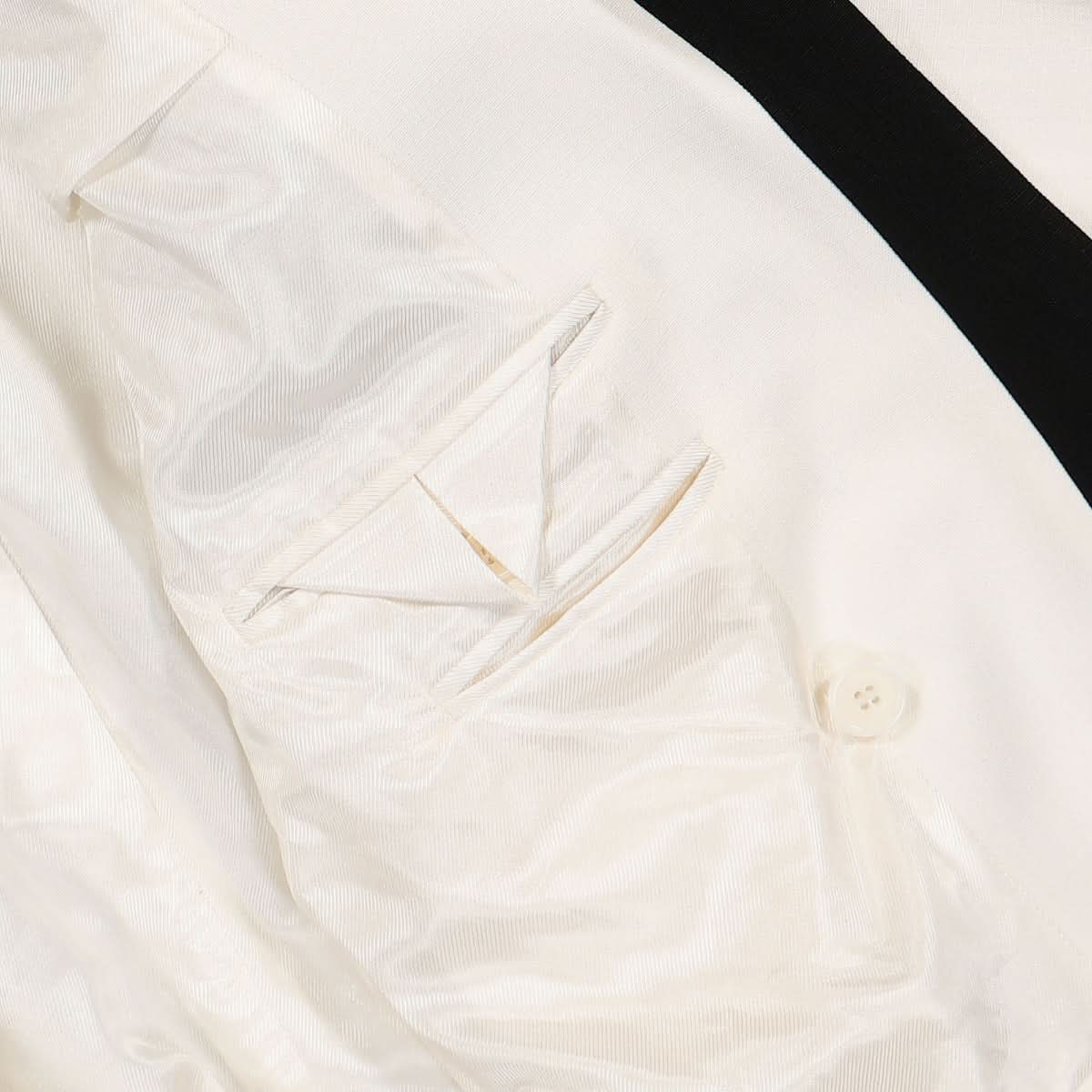 Contrast Lapel Double Breasted Blazer - Image 4