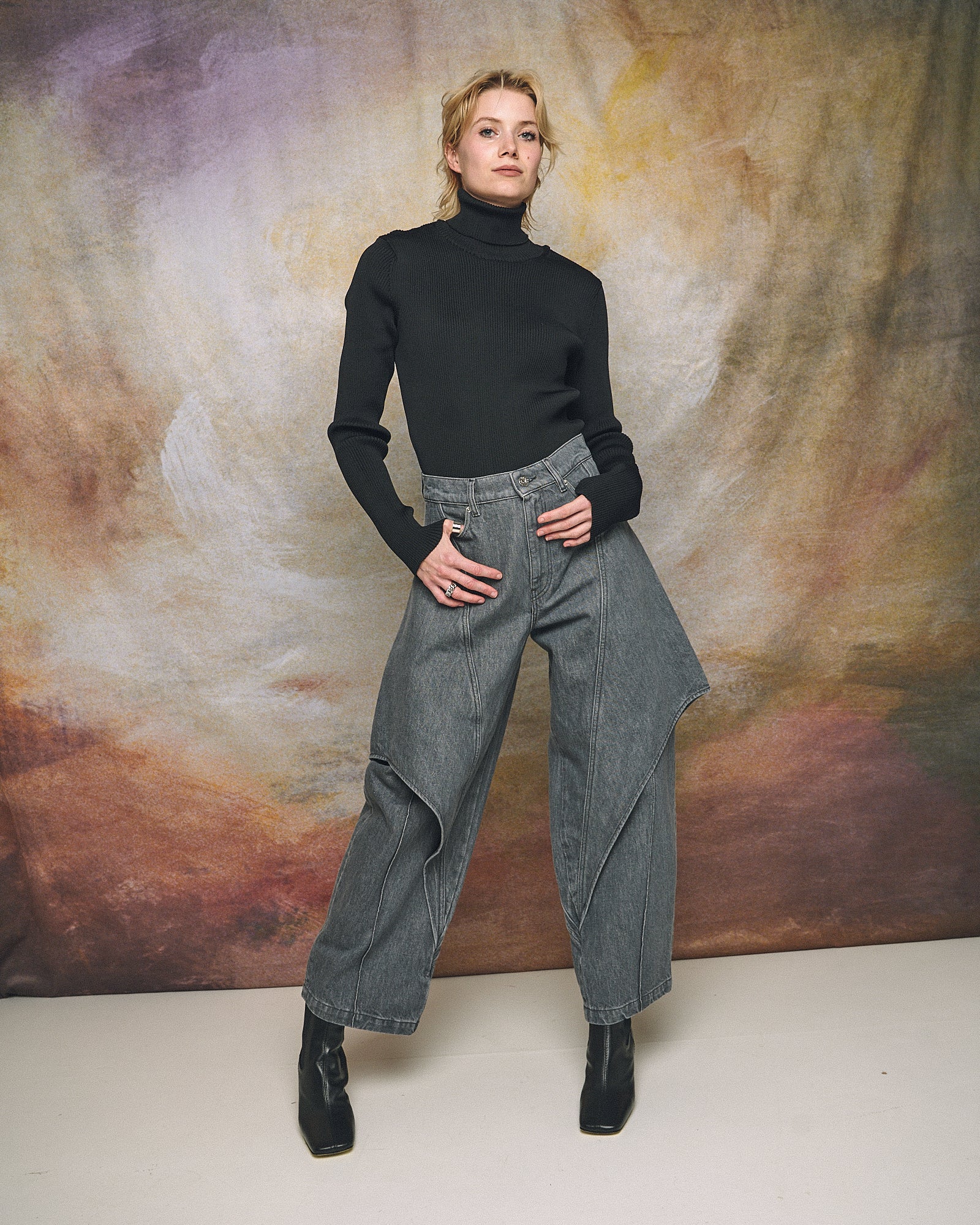 Cropped Sculptural Jaens - Image 2