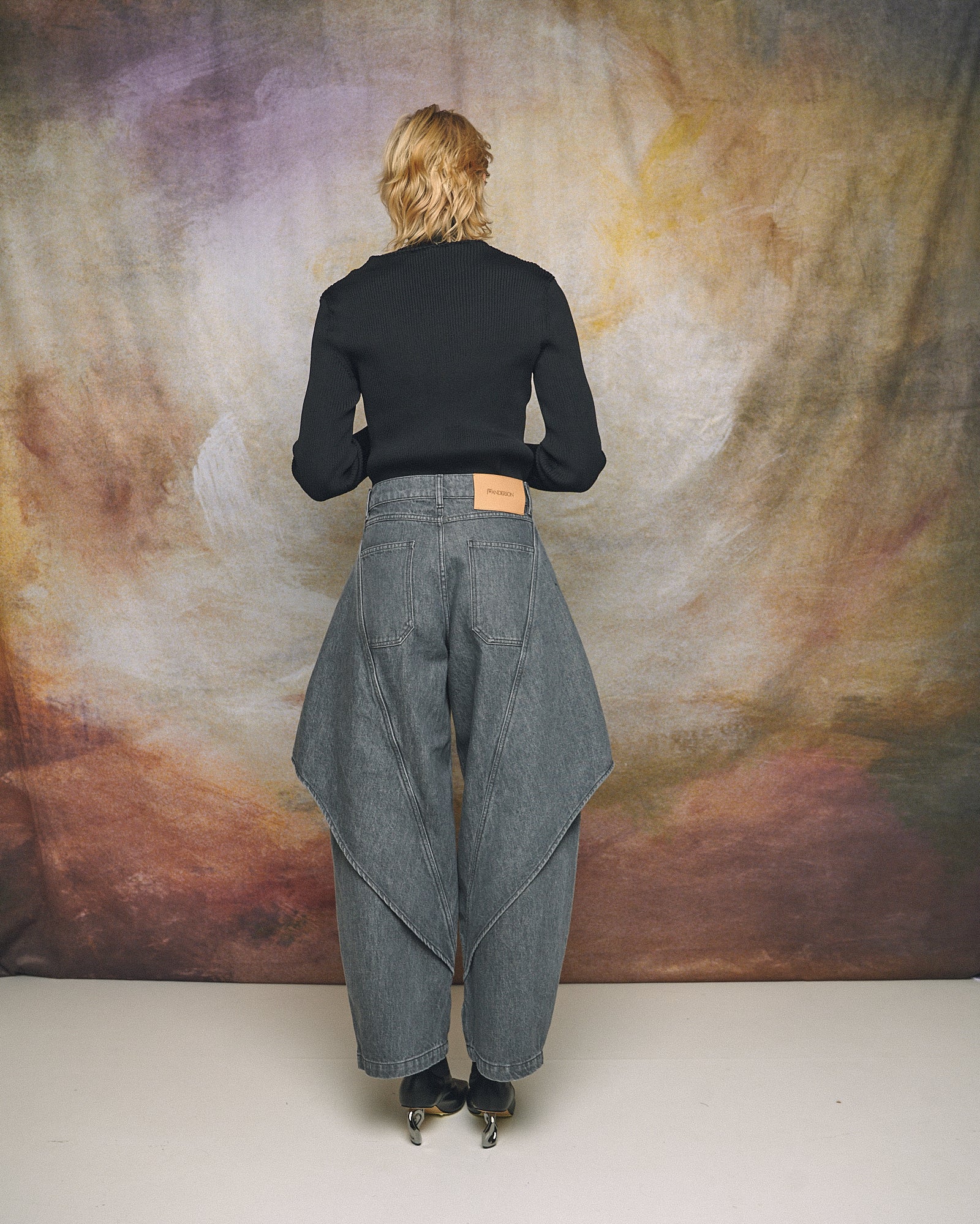 Cropped Sculptural Jaens - Image 3
