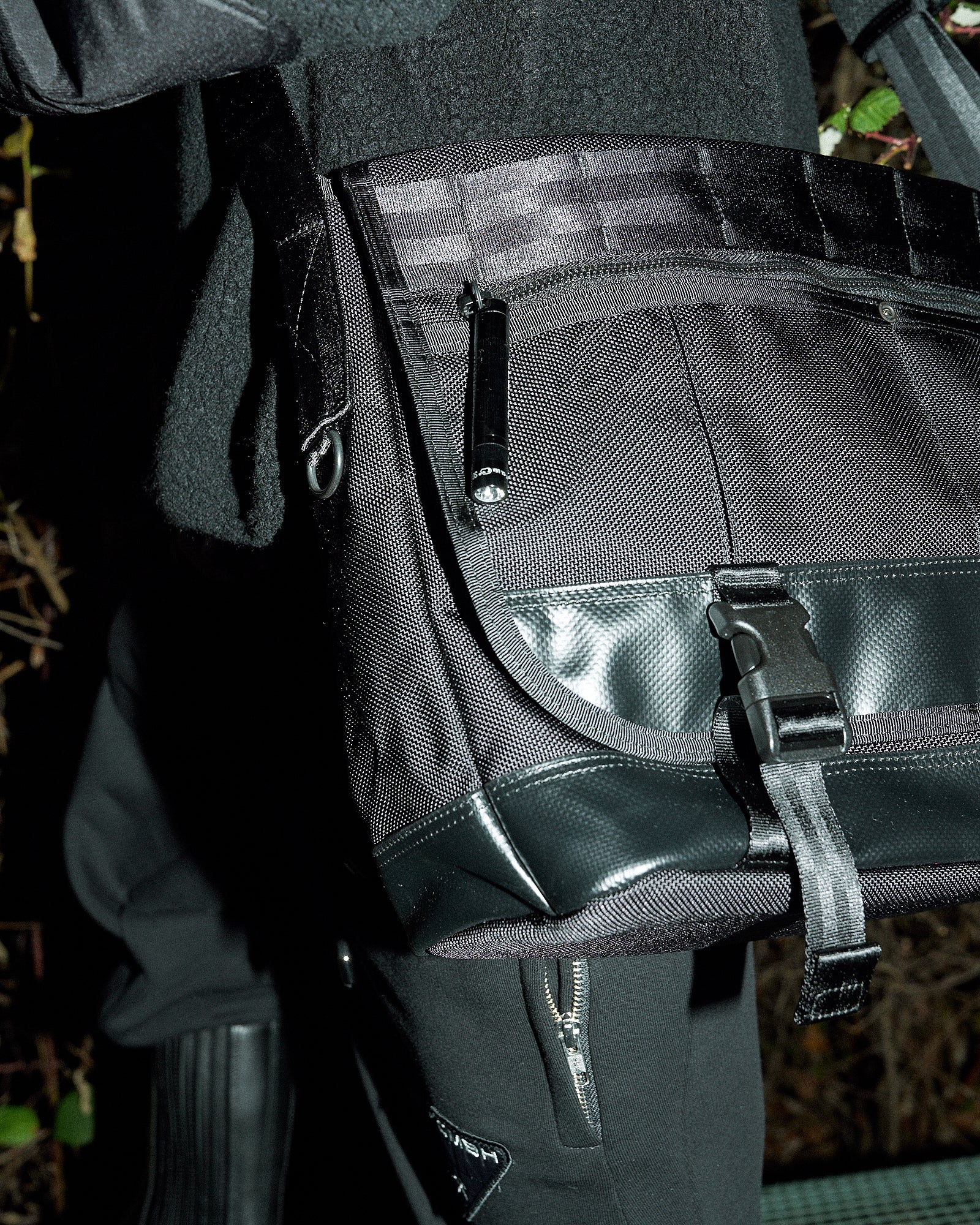 Heat Messenger Bag (L) - Image 2