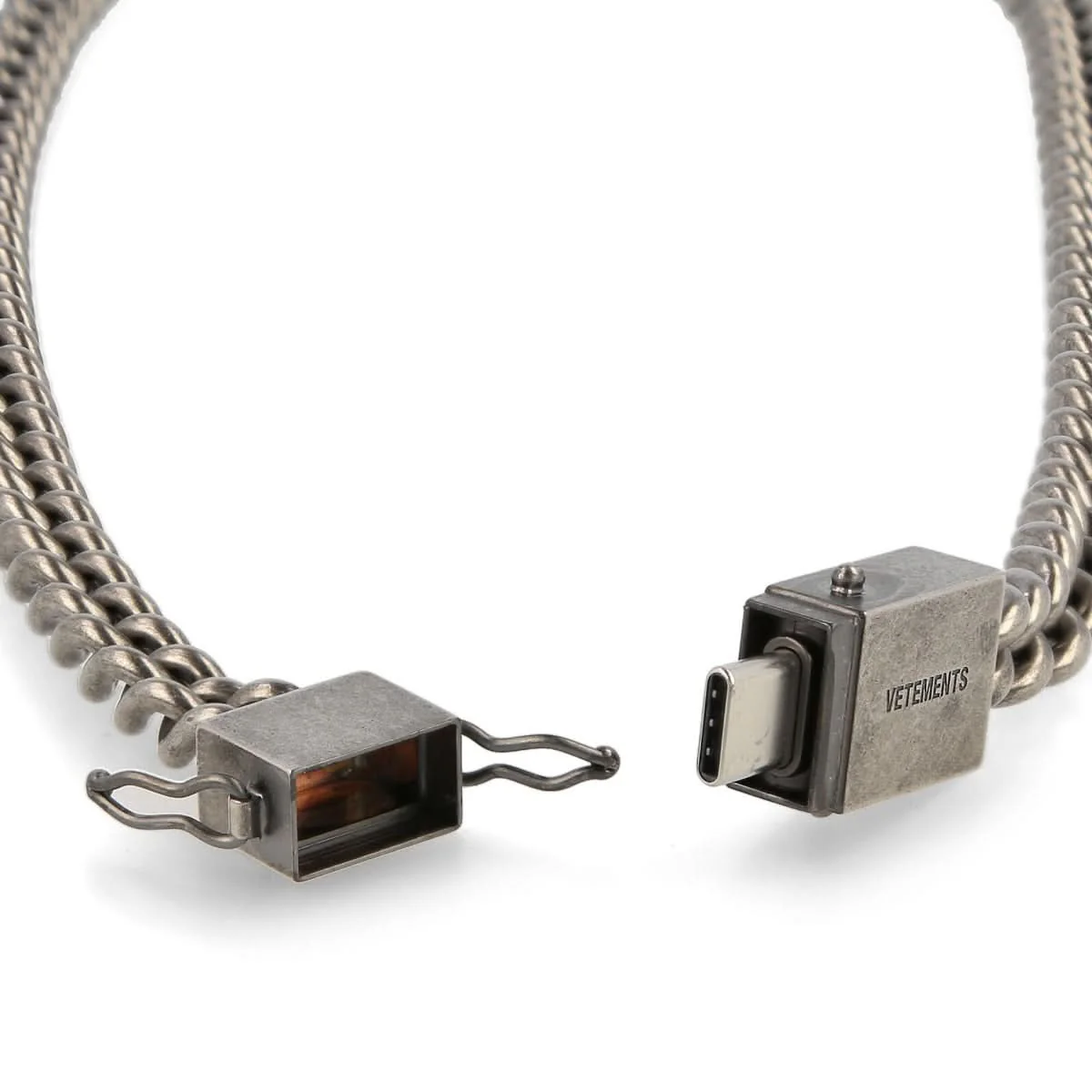 USB Necklace - Image 3