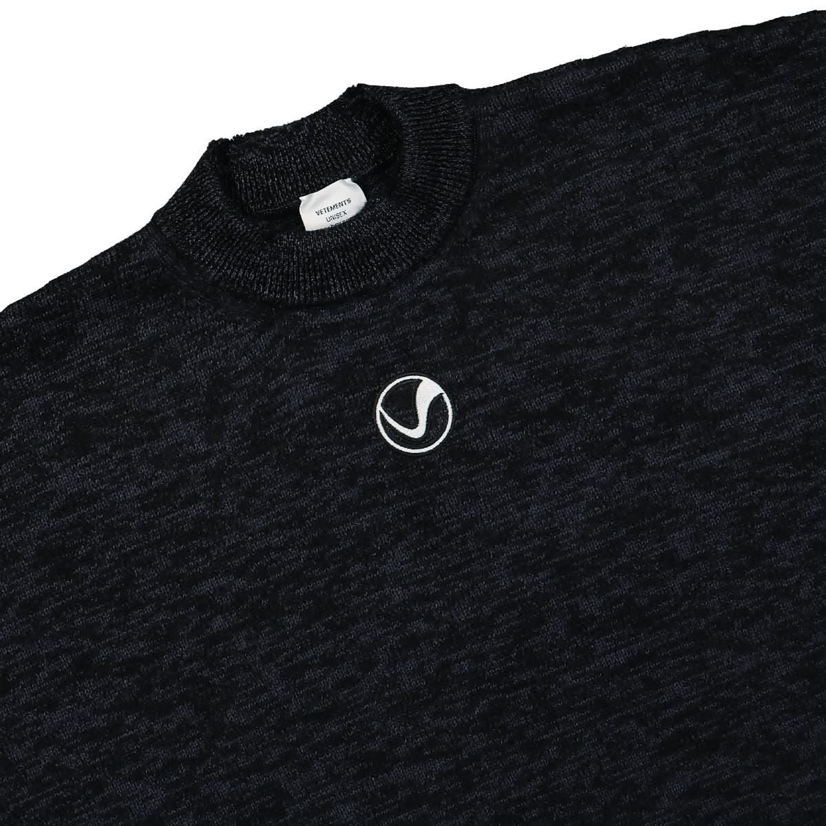 V-Logo Knitted Sweater - Image 3